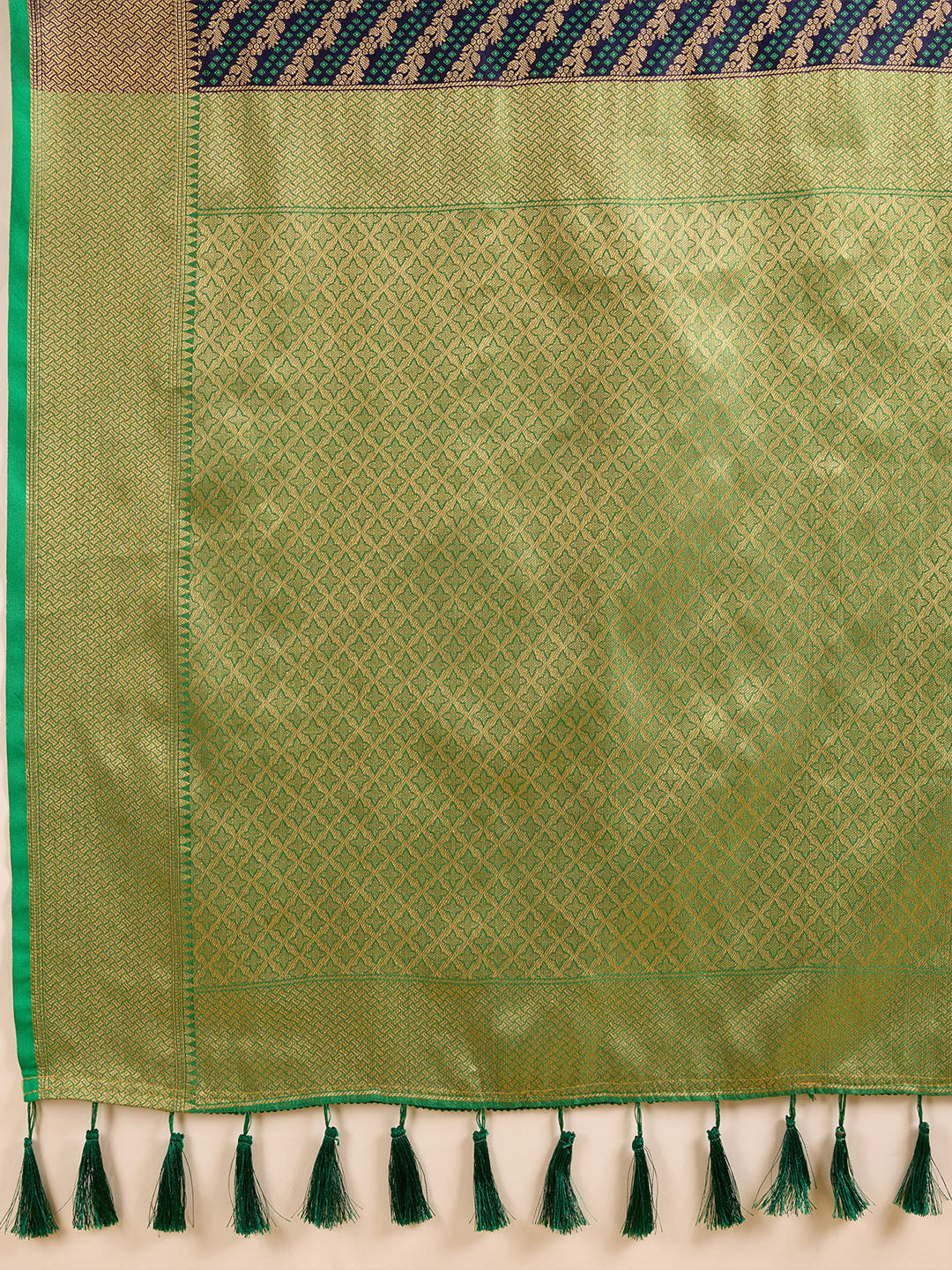 Urban Pallu Woven Design Silk Blend Party Saree