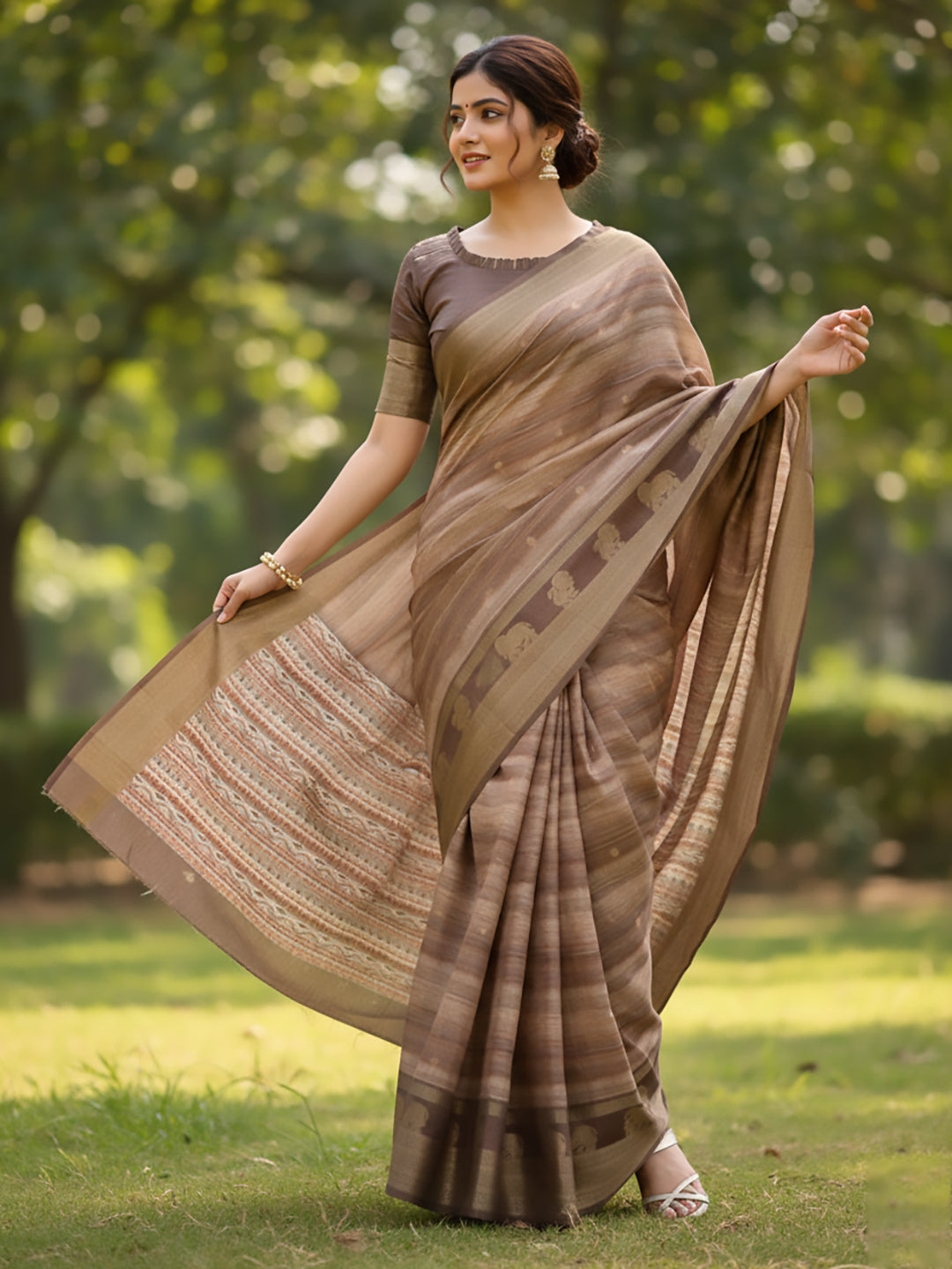 Urban Pallu Floral Sequinned Silk Blend Fusion Saree