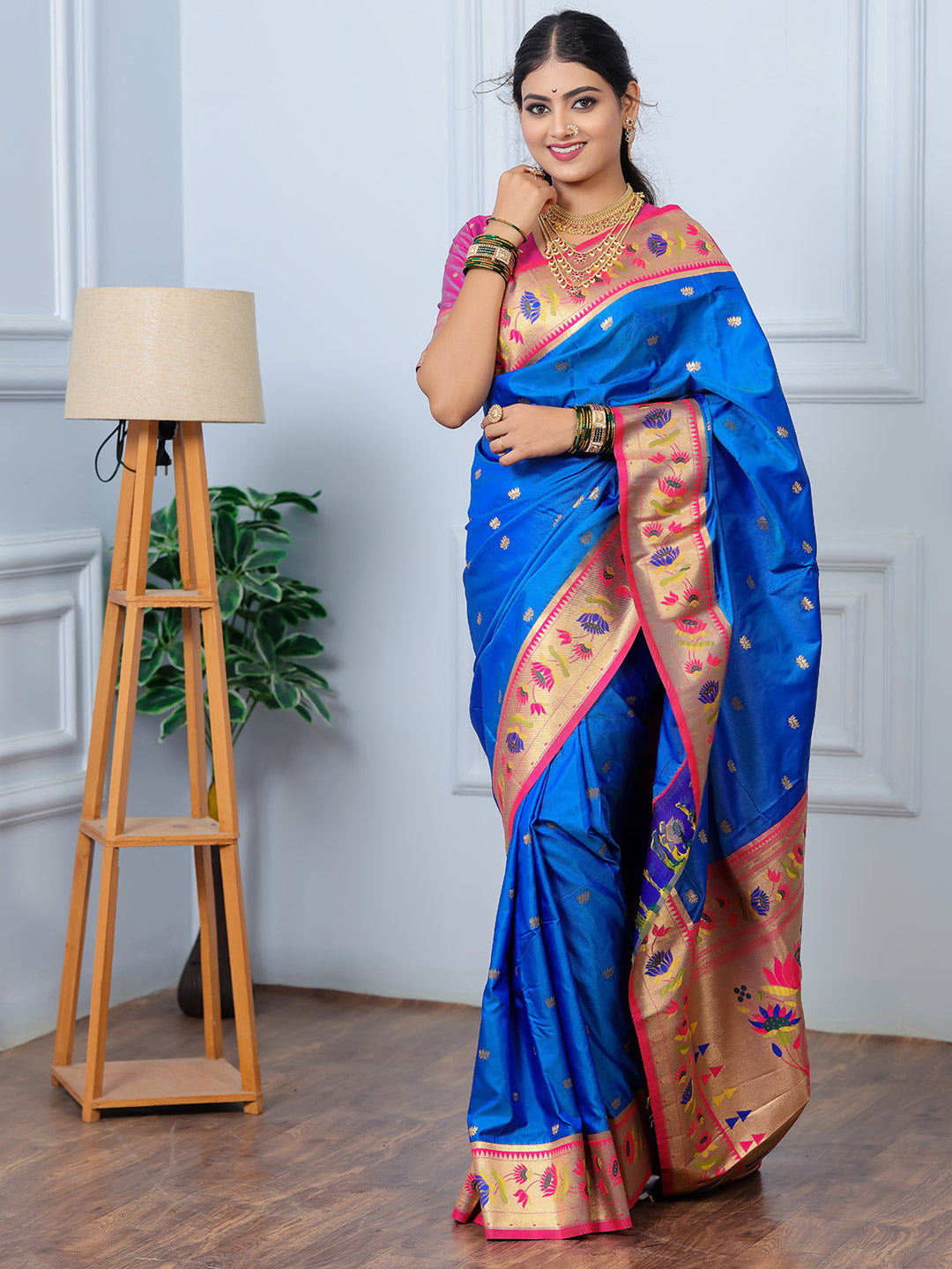 Urban Pallu Woven Design Silk Blend Traditional Saree