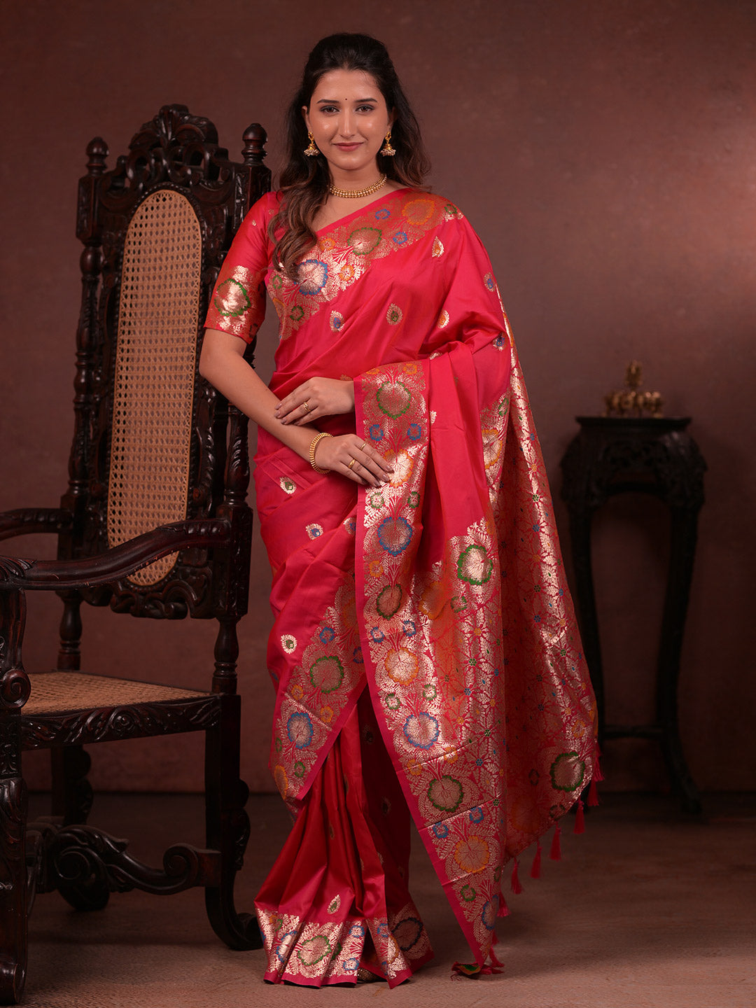 Urban Pallu Woven Design Silk Blend Traditional Saree