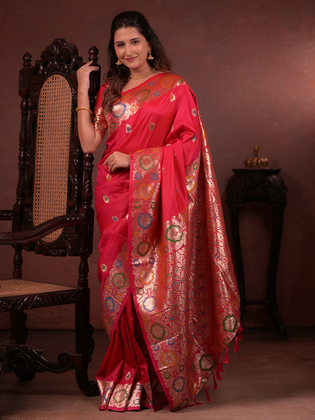Urban Pallu Woven Design Silk Blend Traditional Saree