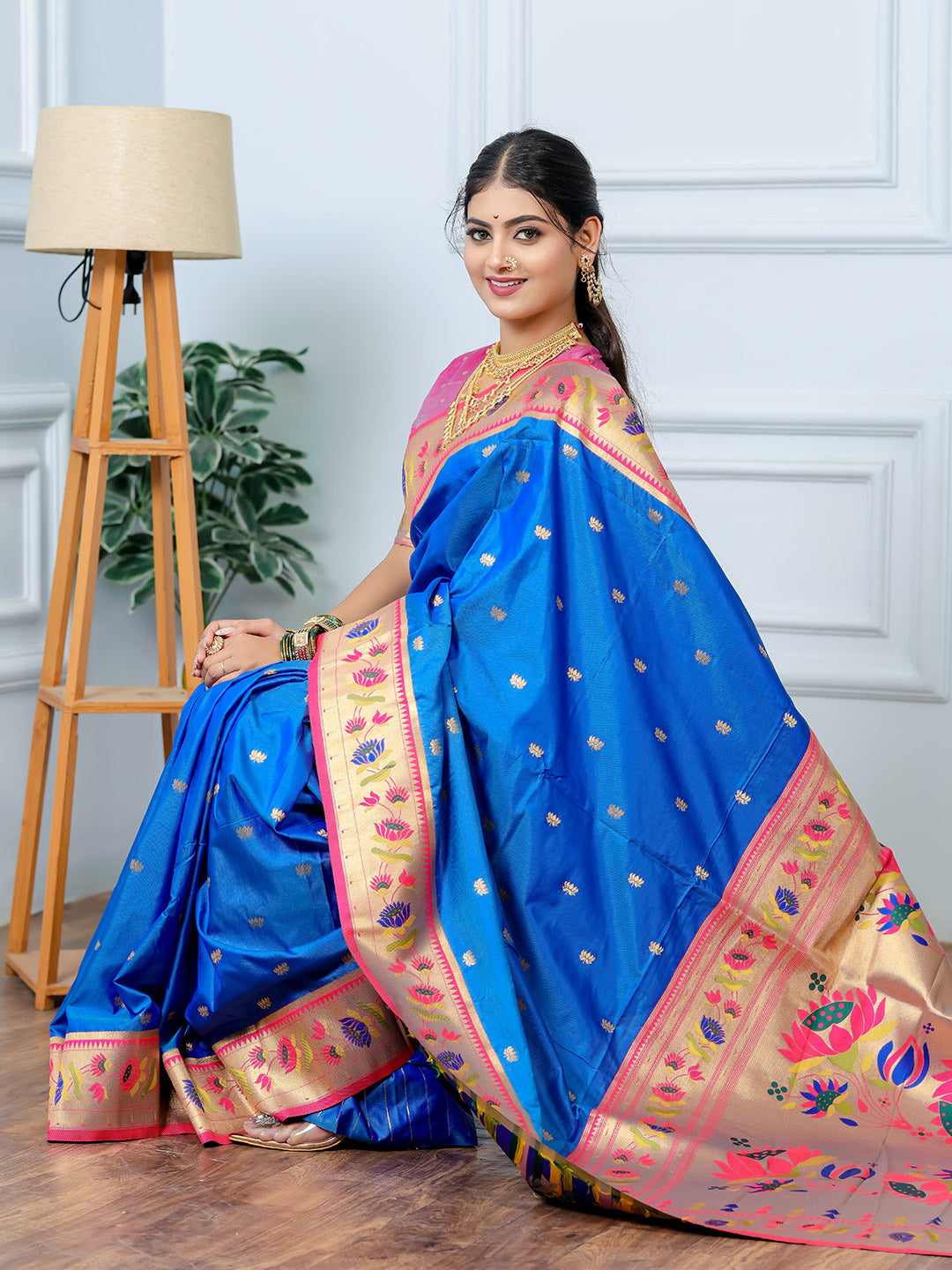 Urban Pallu Woven Design Silk Blend Traditional Saree