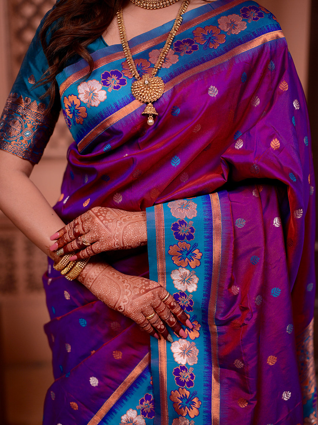 Urban Pallu Woven Design Silk Blend Traditional Saree