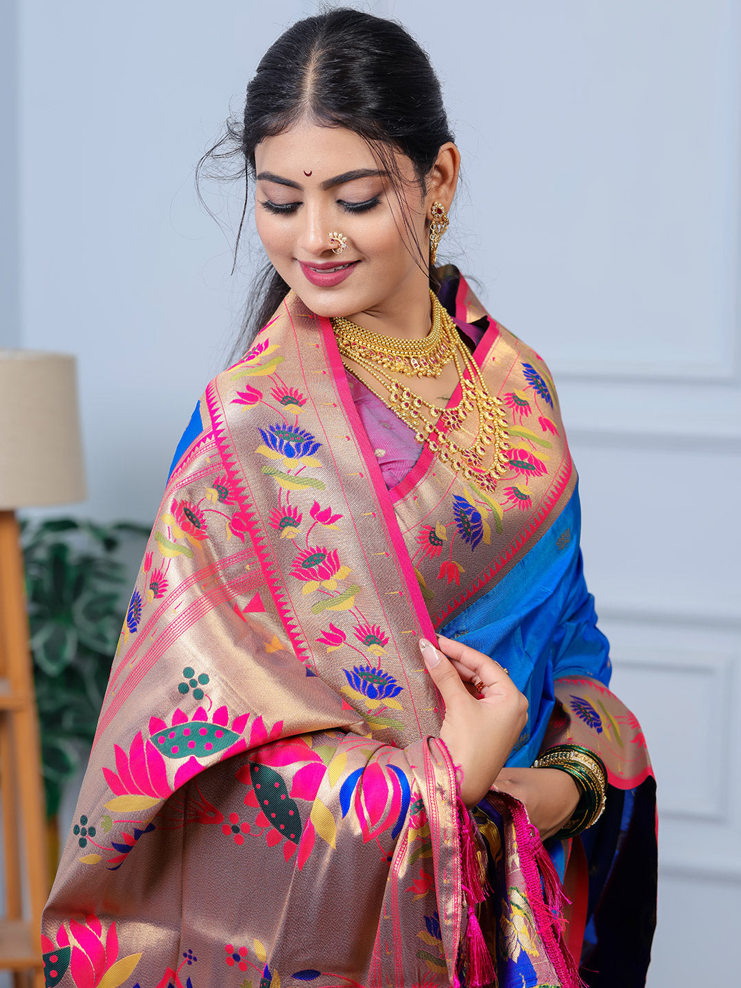 Urban Pallu Woven Design Silk Blend Traditional Saree