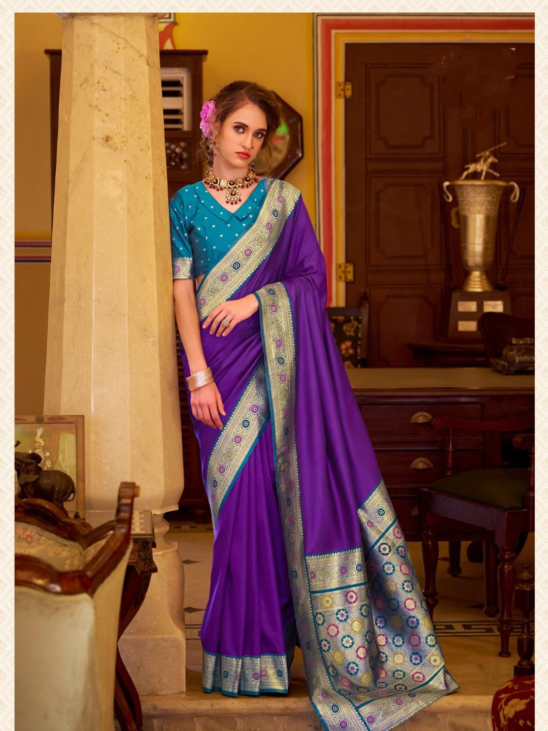 Urban Pallu Woven Design Silk Blend Daily Saree
