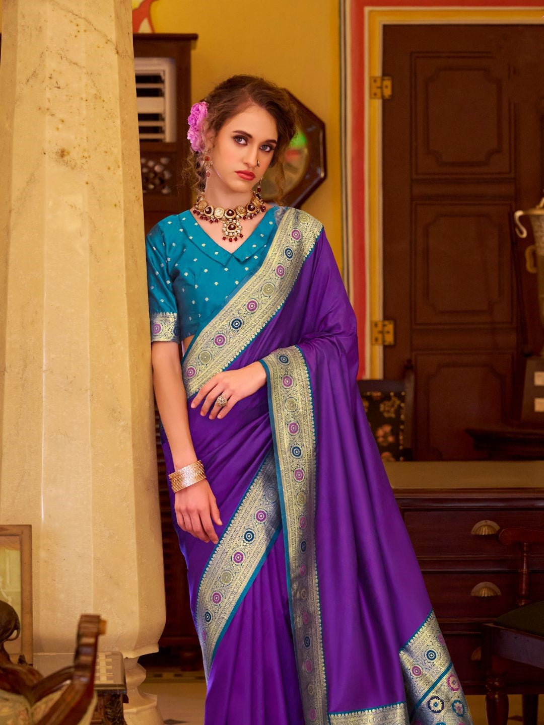 Urban Pallu Woven Design Silk Blend Daily Saree