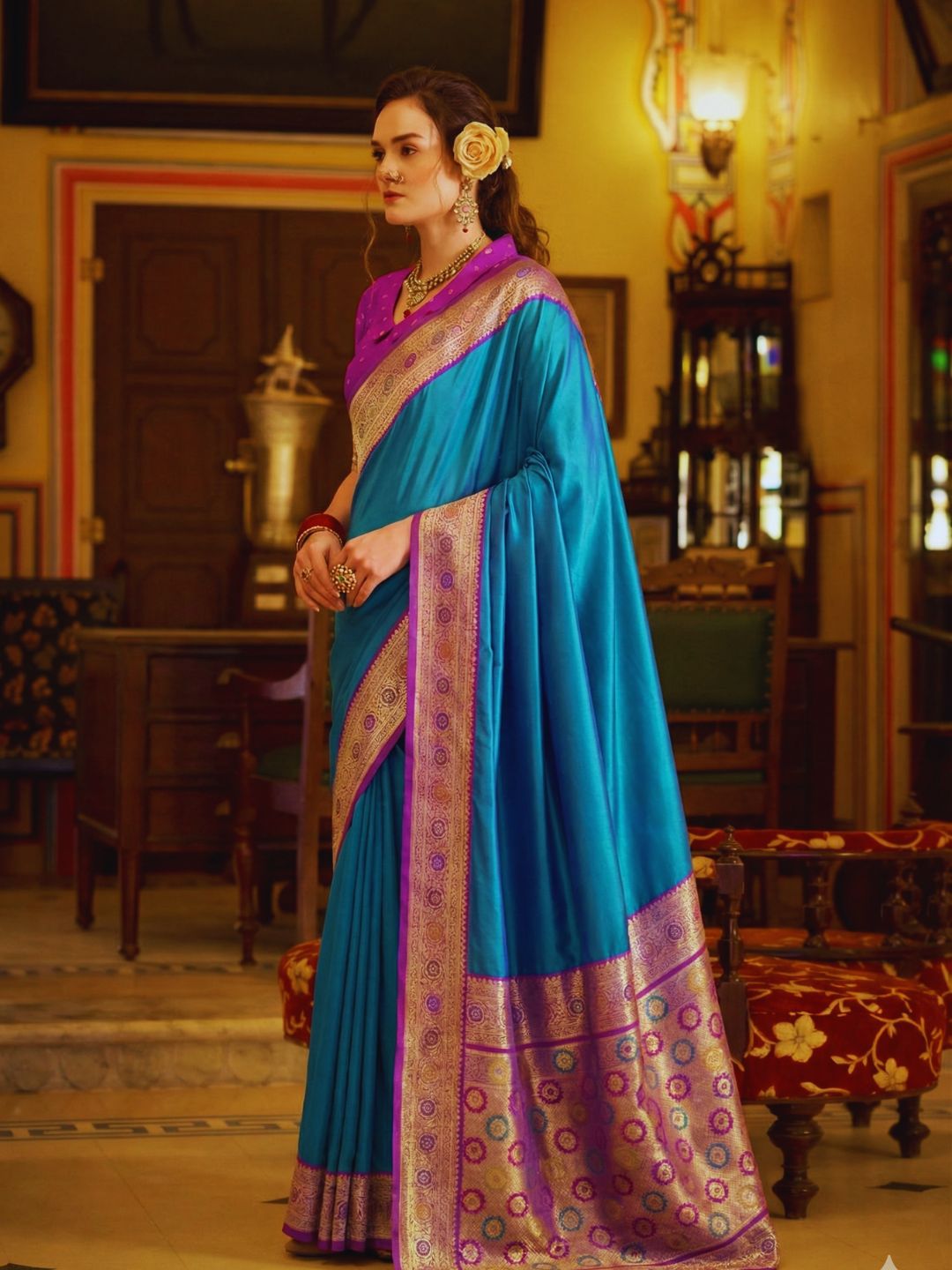 Urban Pallu Woven Design Silk Blend Daily Saree