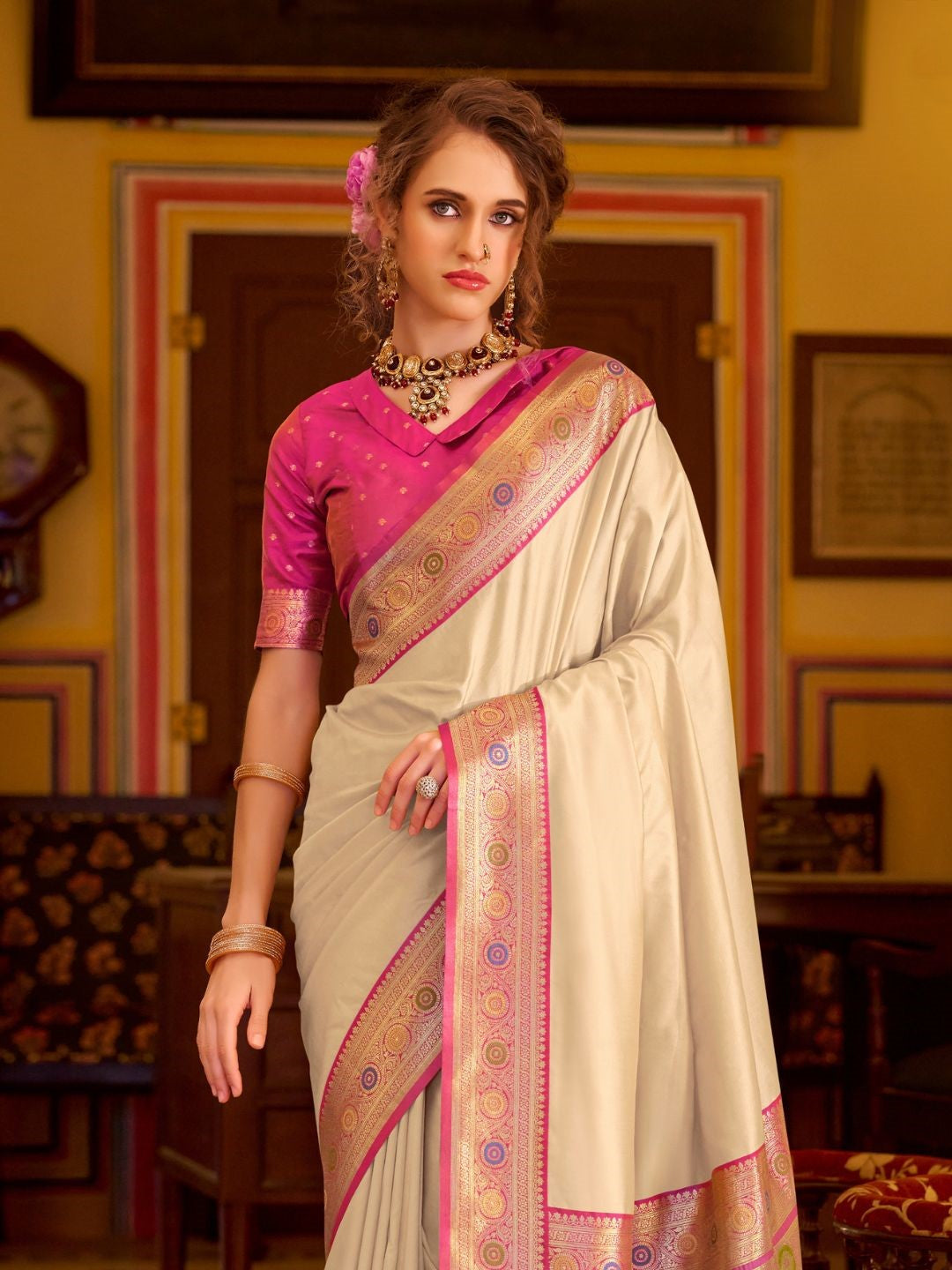 Urban Pallu Woven Design Silk Blend Daily Saree