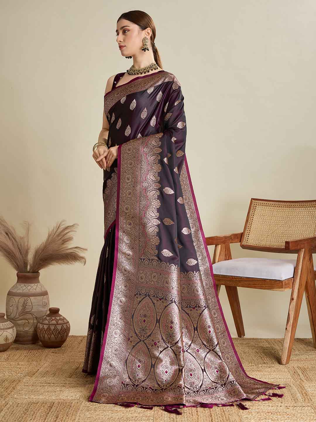 Urban Pallu Woven Design Silk Blend Party Saree