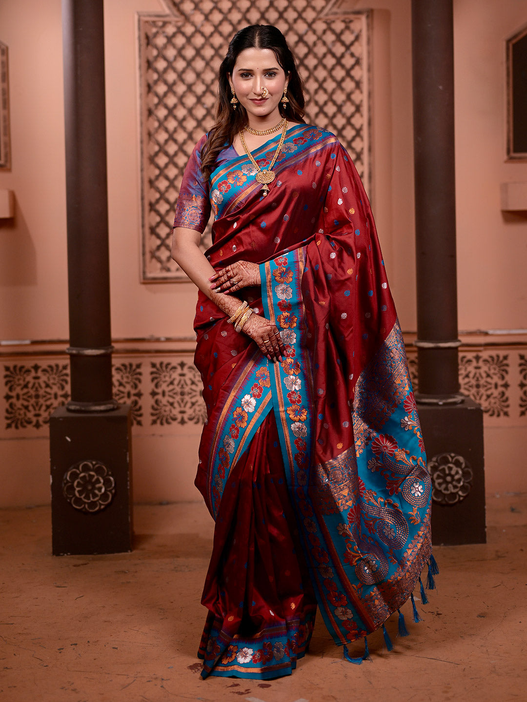 Urban Pallu Woven Design Silk Blend Traditional Saree