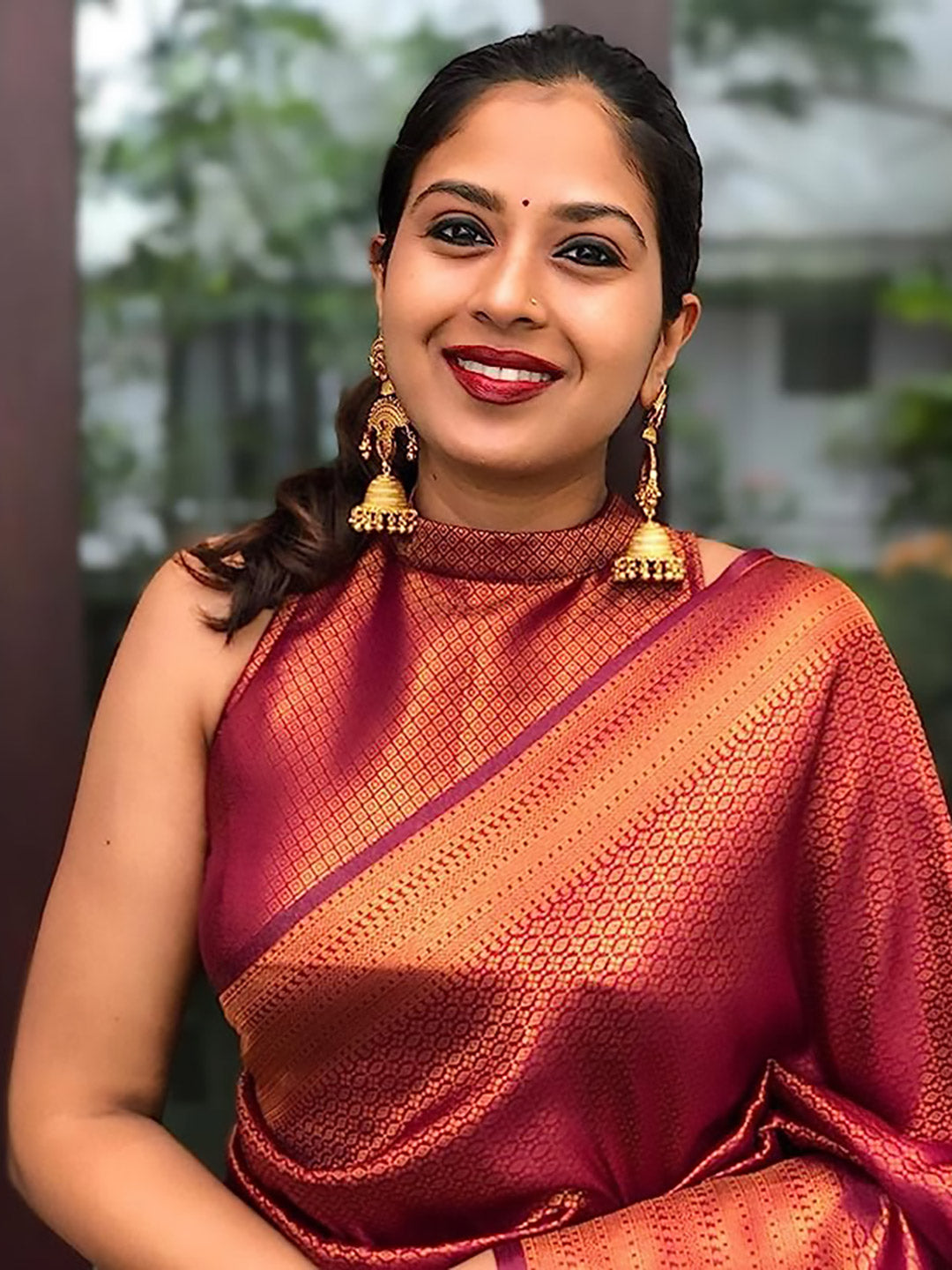 Urban Pallu Woven Design Silk Blend Traditional Saree