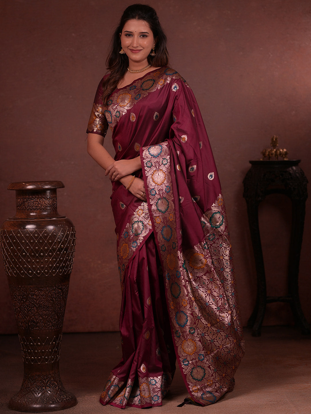 Urban Pallu Woven Design Silk Blend Traditional Saree