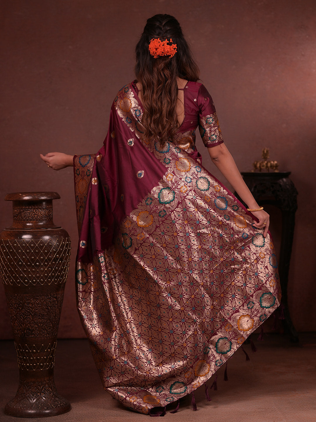 Urban Pallu Woven Design Silk Blend Traditional Saree