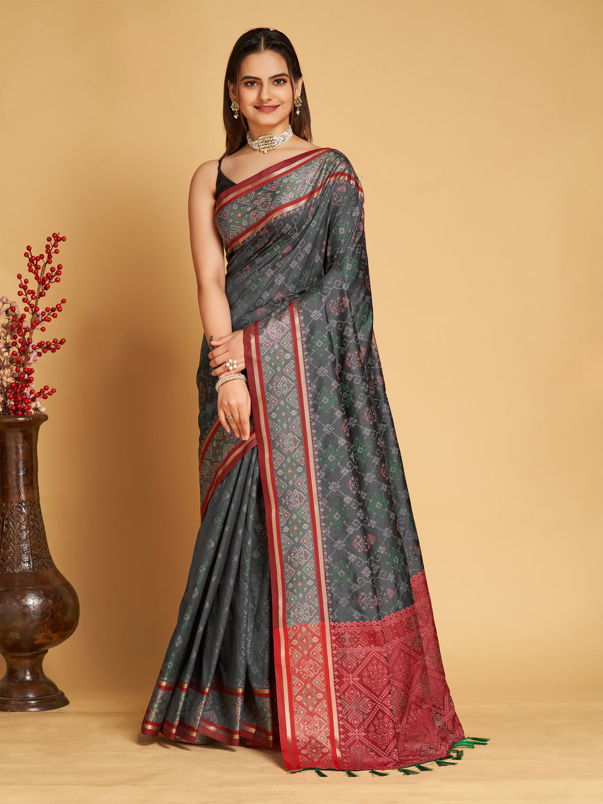 Urban Pallu Woven Design Silk Blend Party Saree