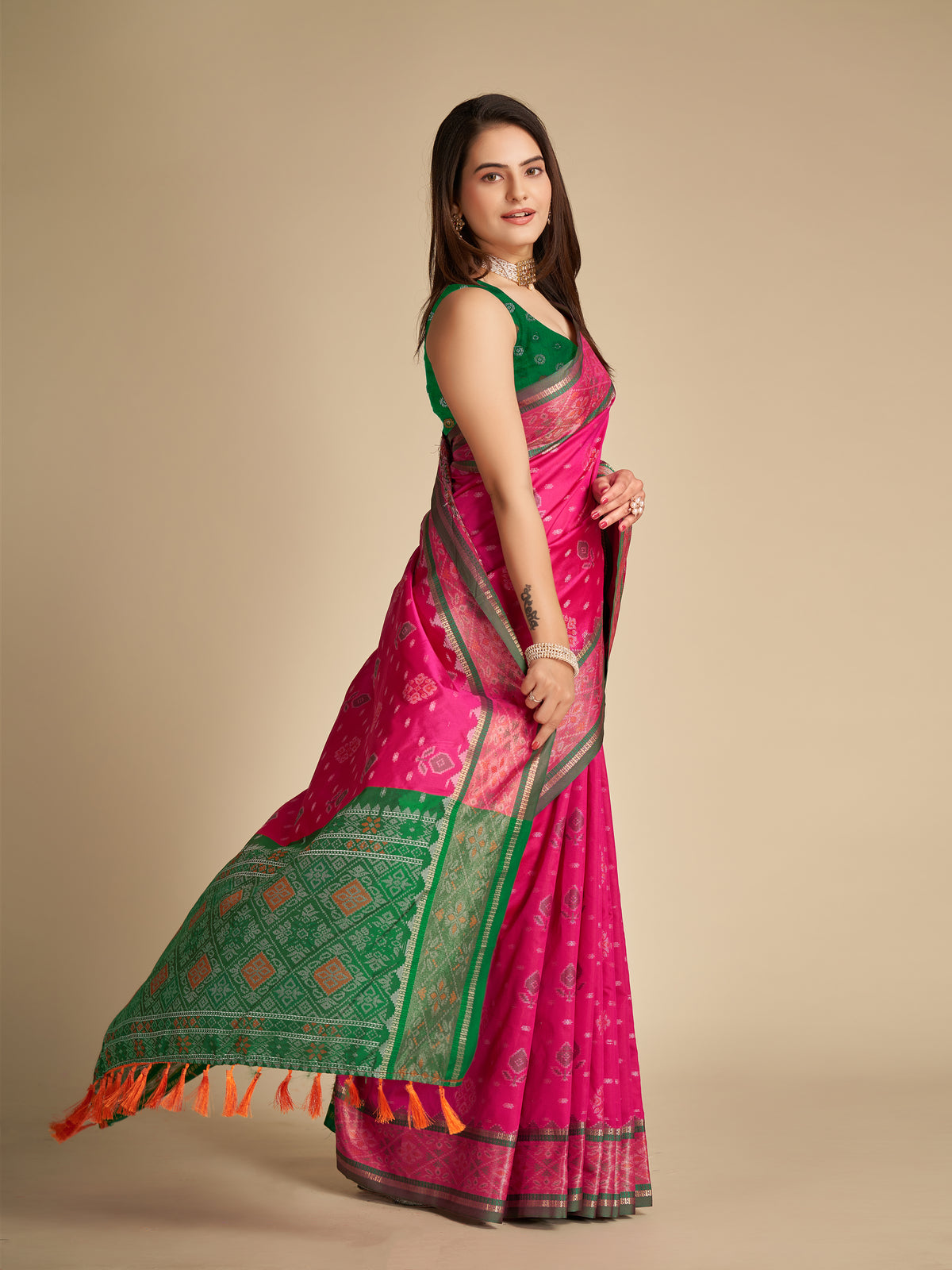 Urban Pallu Woven Design Silk Blend Party Saree