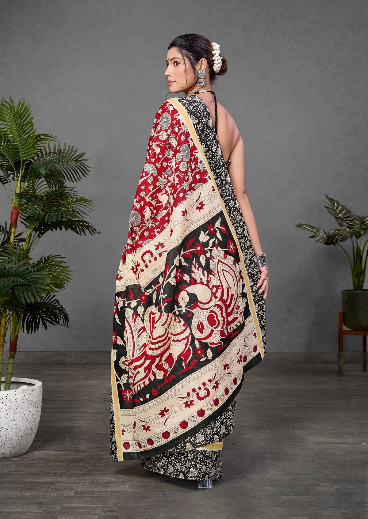 Urban Pallu Woven Design Pure Cotton Daily Saree