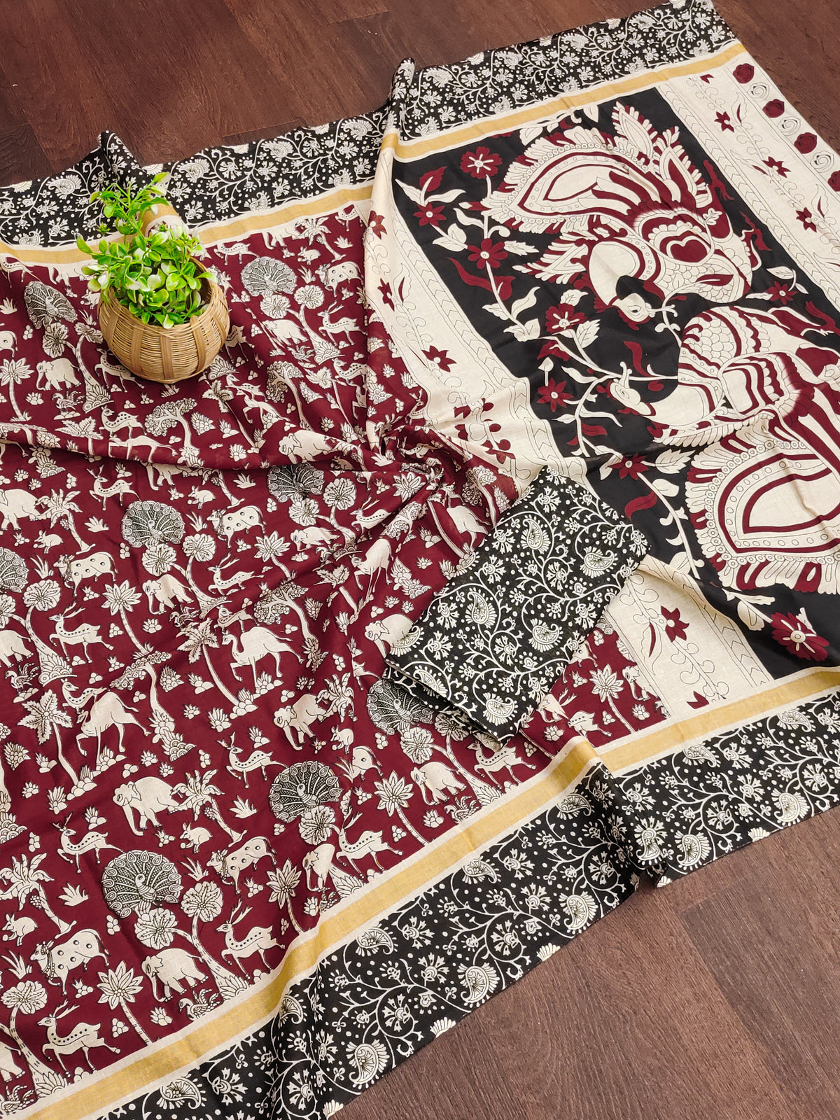 Urban Pallu Woven Design Pure Cotton Daily Saree