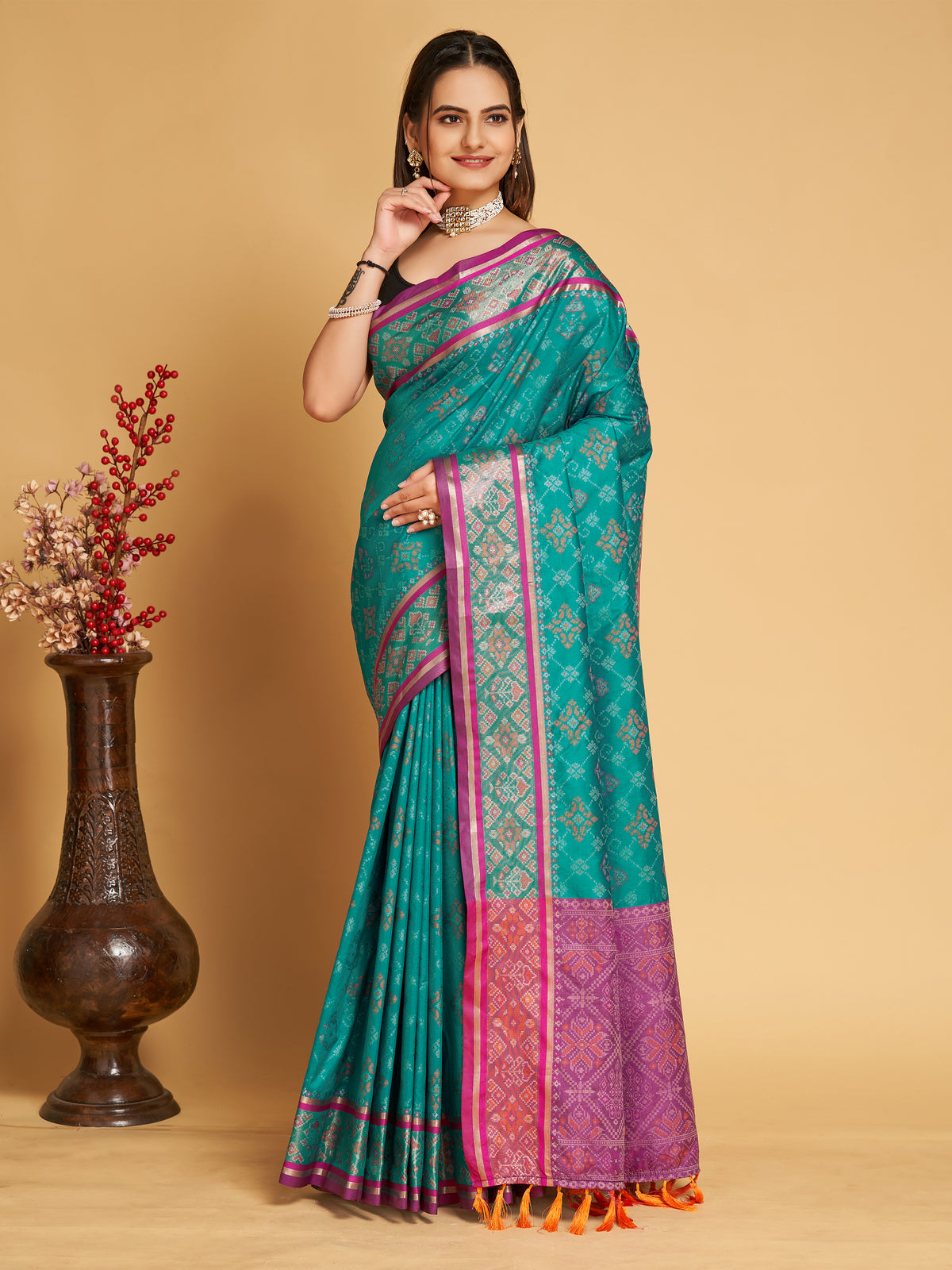 Urban Pallu Woven Design Silk Blend Party Saree