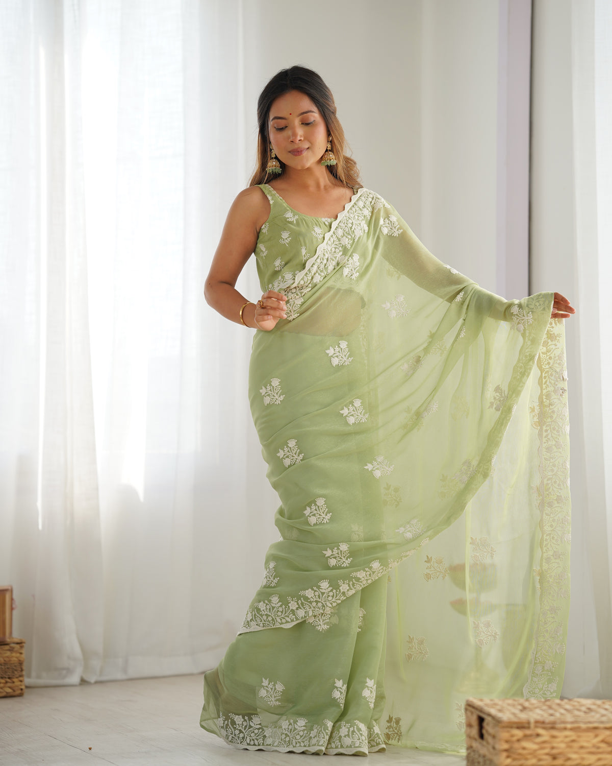 Urban Pallu Embroidered Organza Party Saree