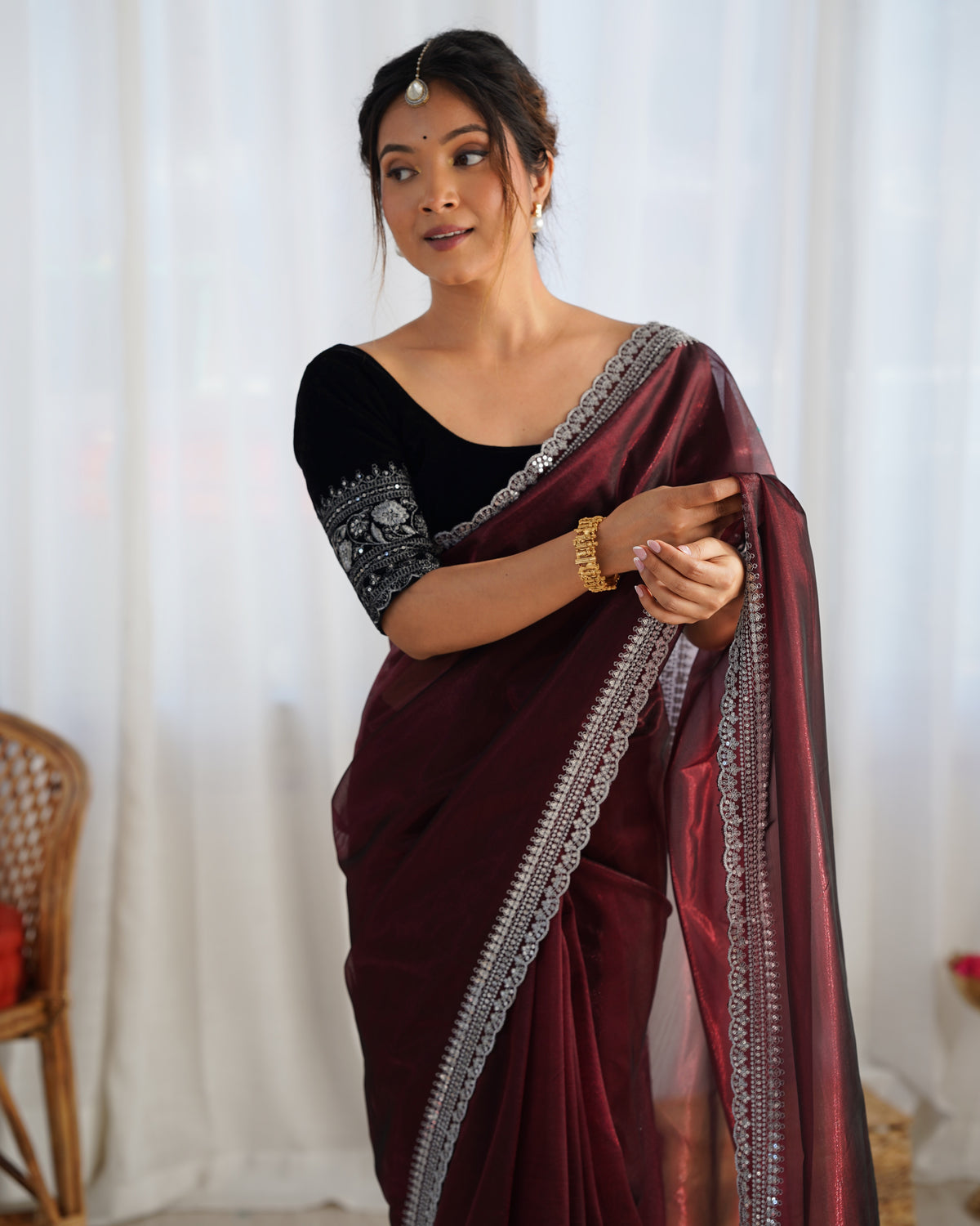 Urban Pallu Solid Organza Party Saree