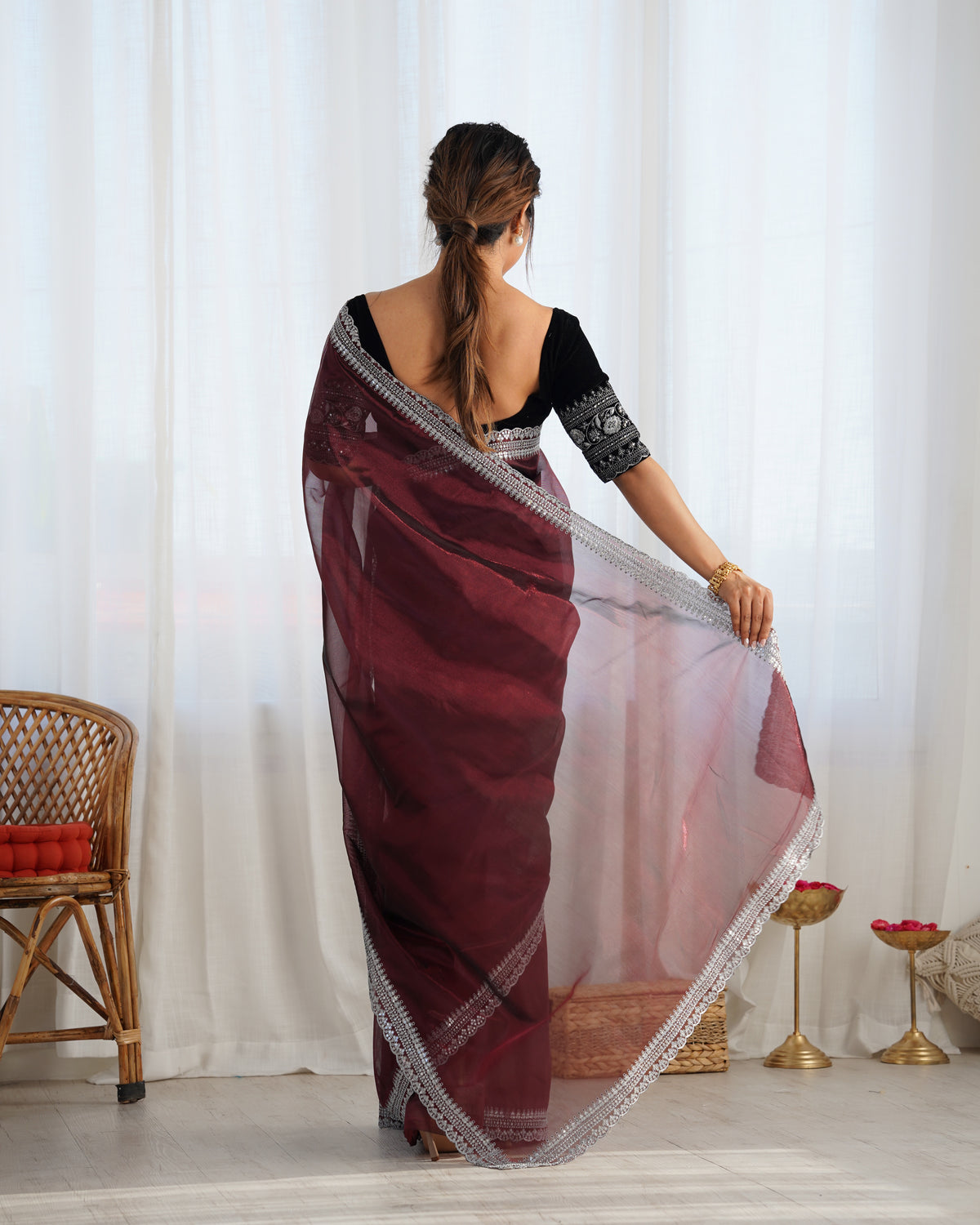 Urban Pallu Solid Organza Party Saree