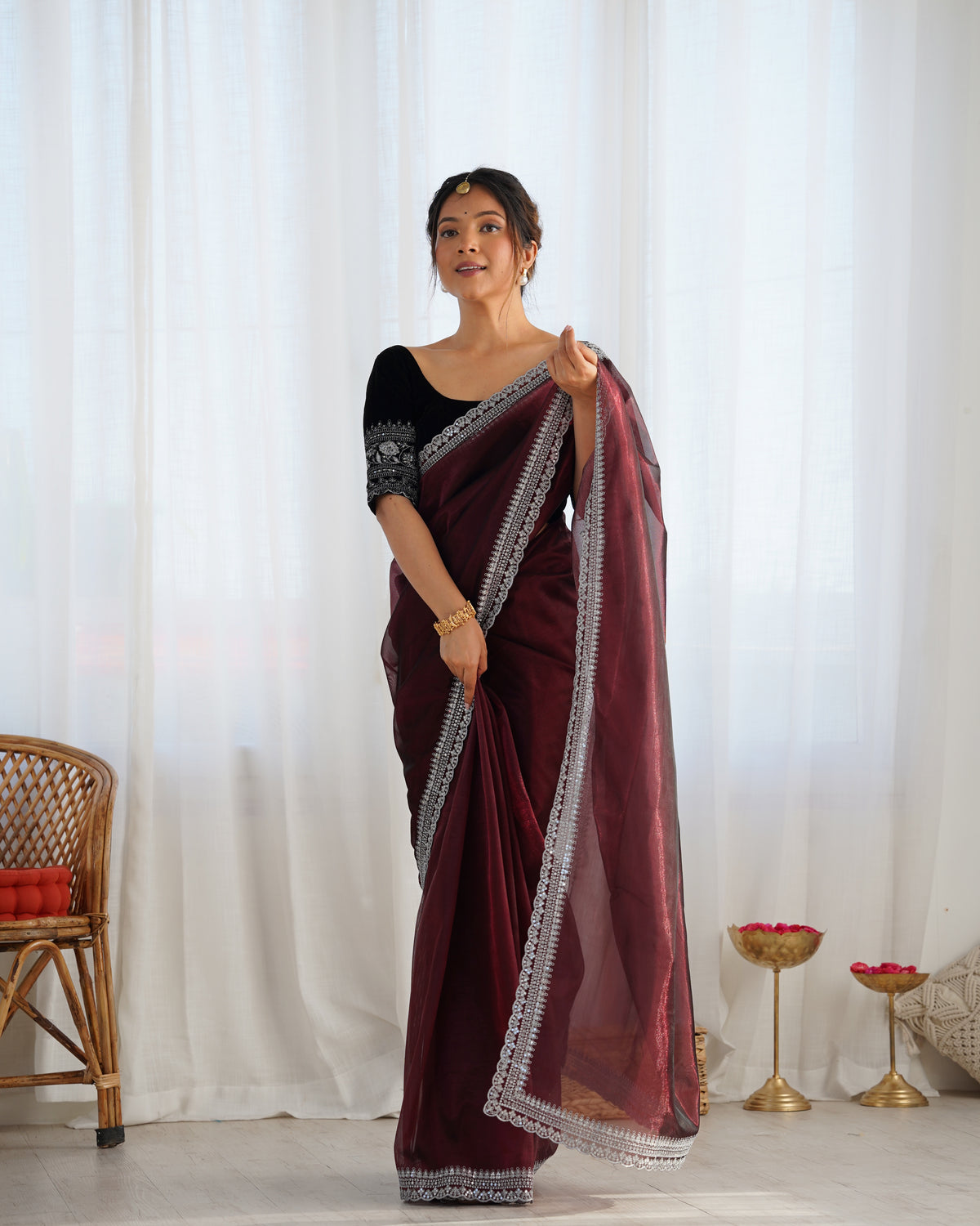Urban Pallu Solid Organza Party Saree