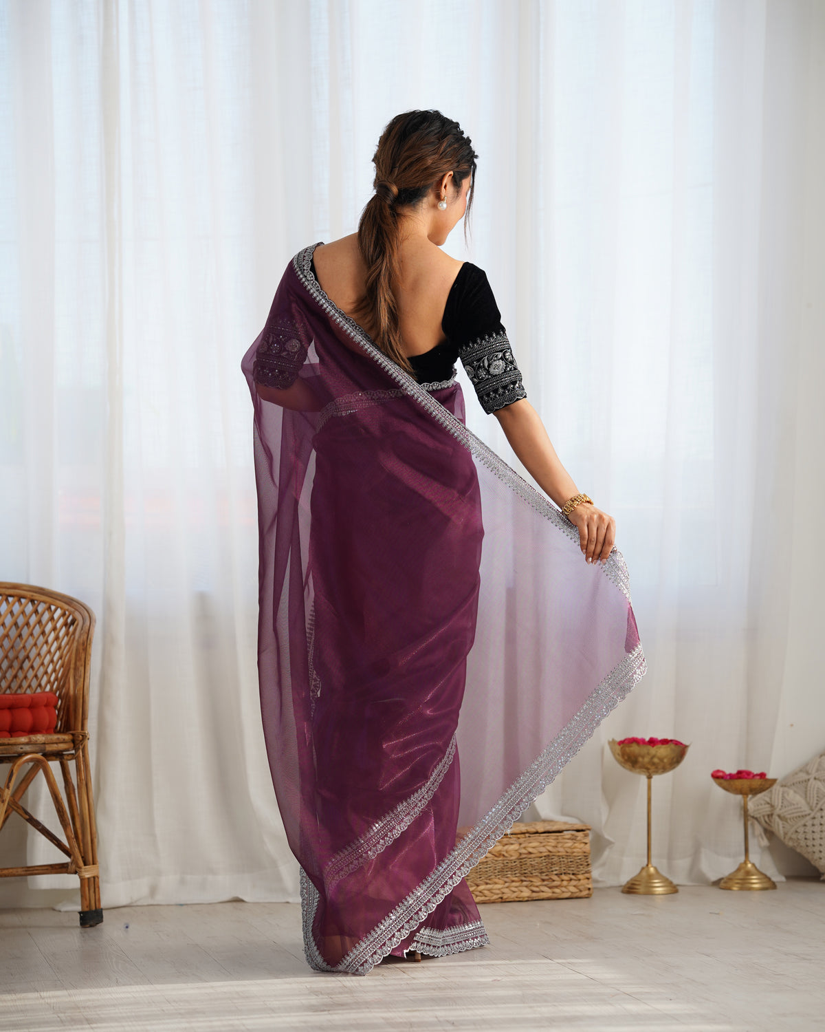 Urban Pallu Solid Organza Party Saree