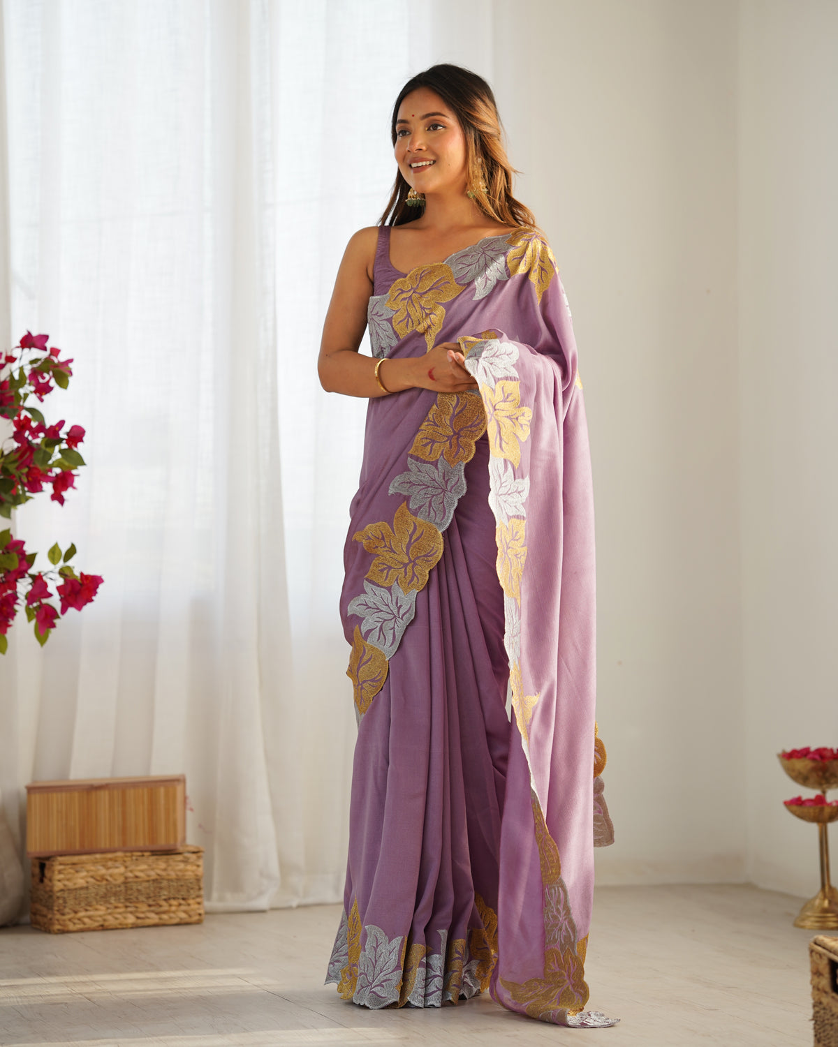 Urban Pallu Solid Poly Georgette Party Saree