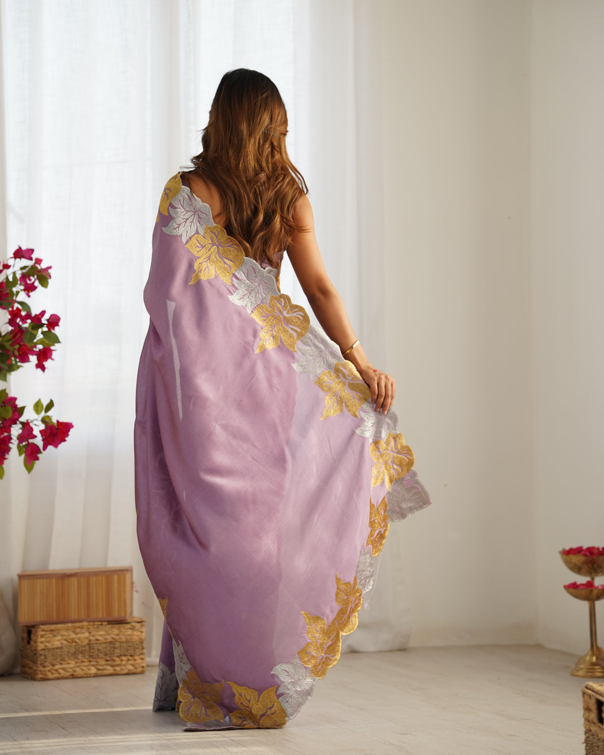 Urban Pallu Solid Poly Georgette Party Saree