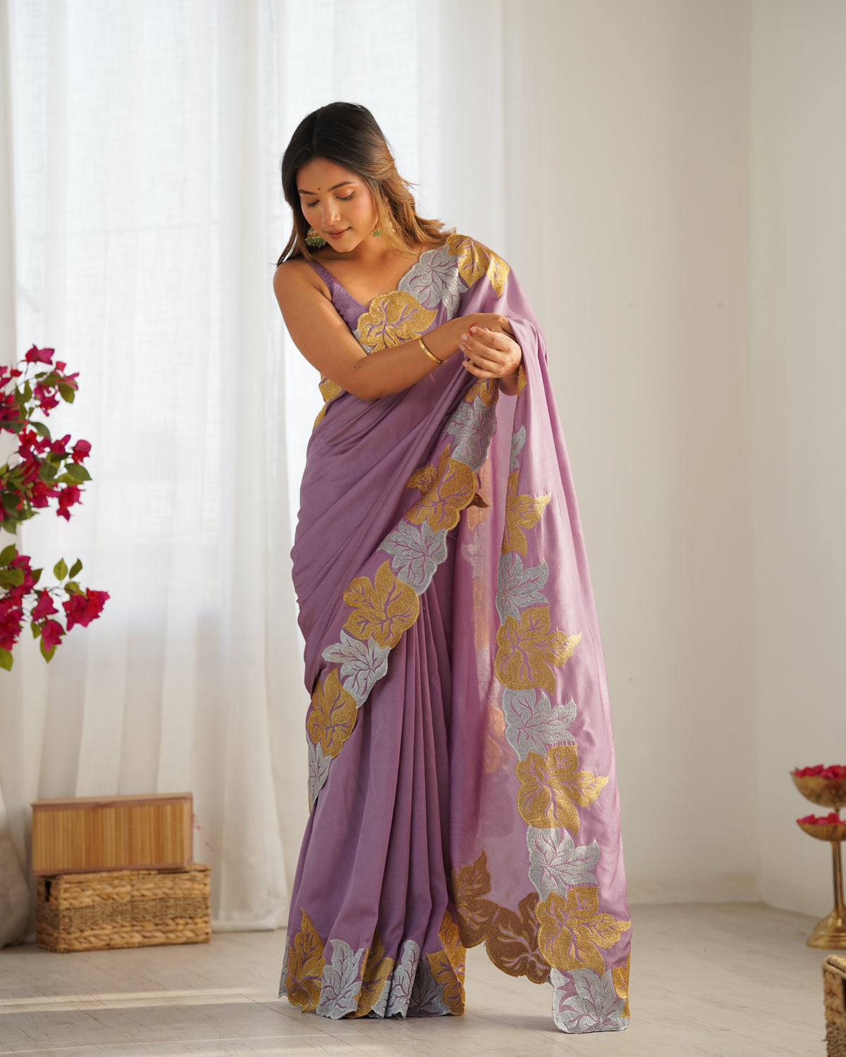 Urban Pallu Solid Poly Georgette Party Saree