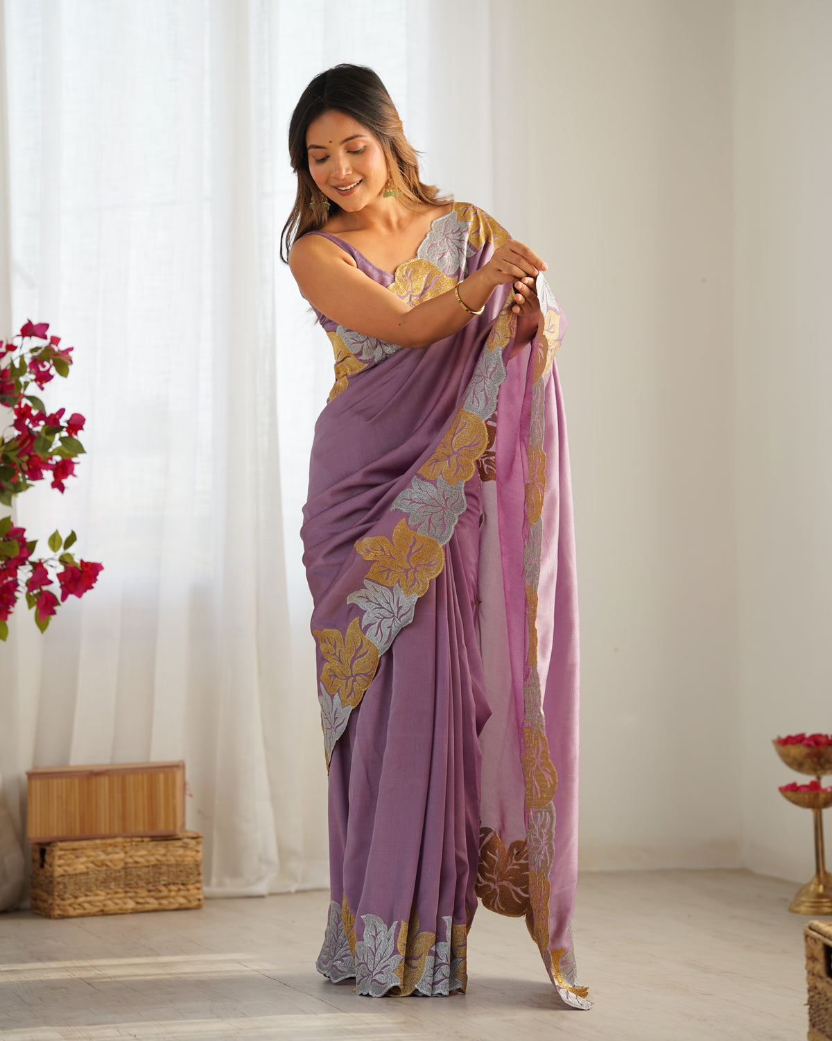 Urban Pallu Solid Poly Georgette Party Saree