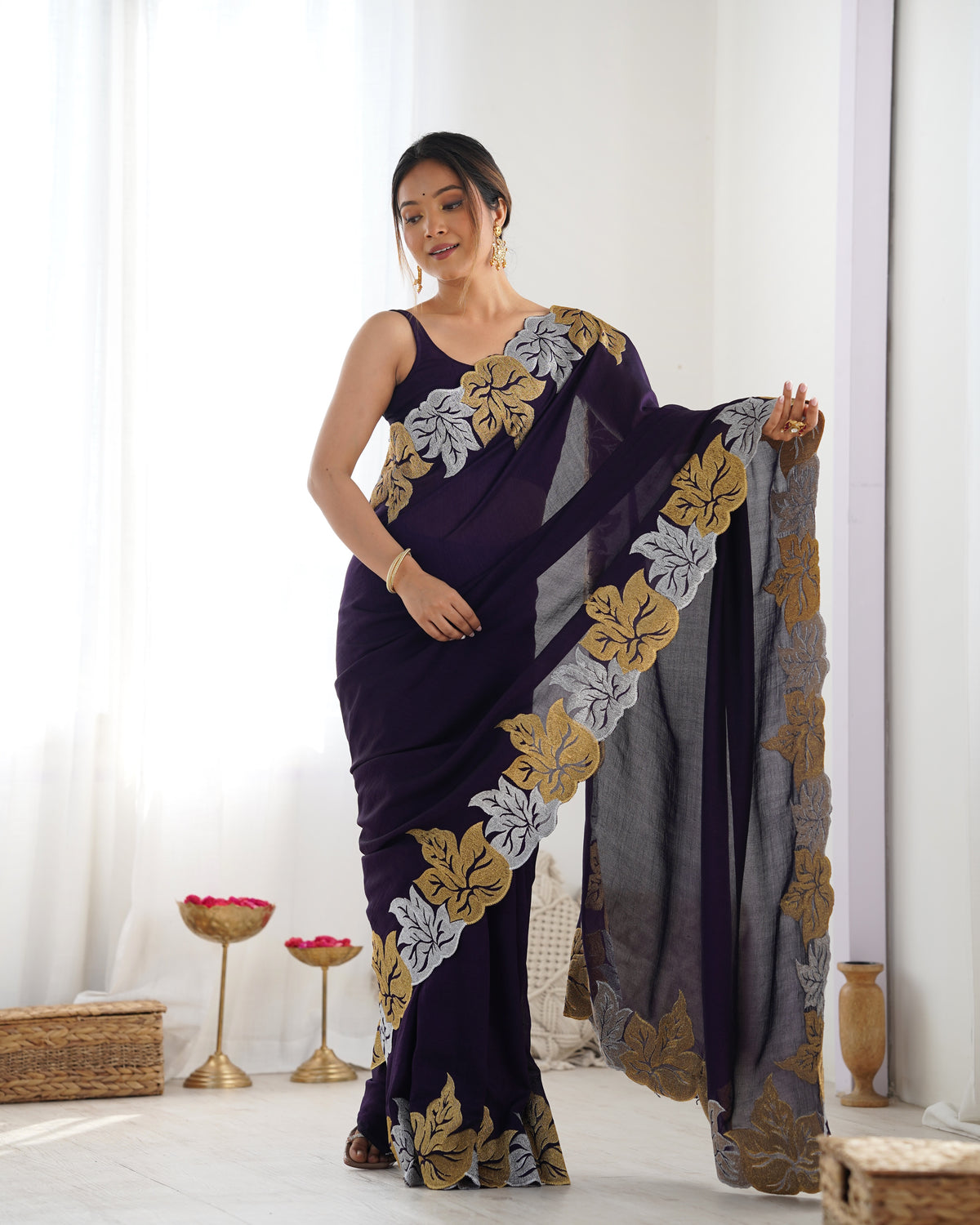 Urban Pallu Solid Poly Georgette Party Saree
