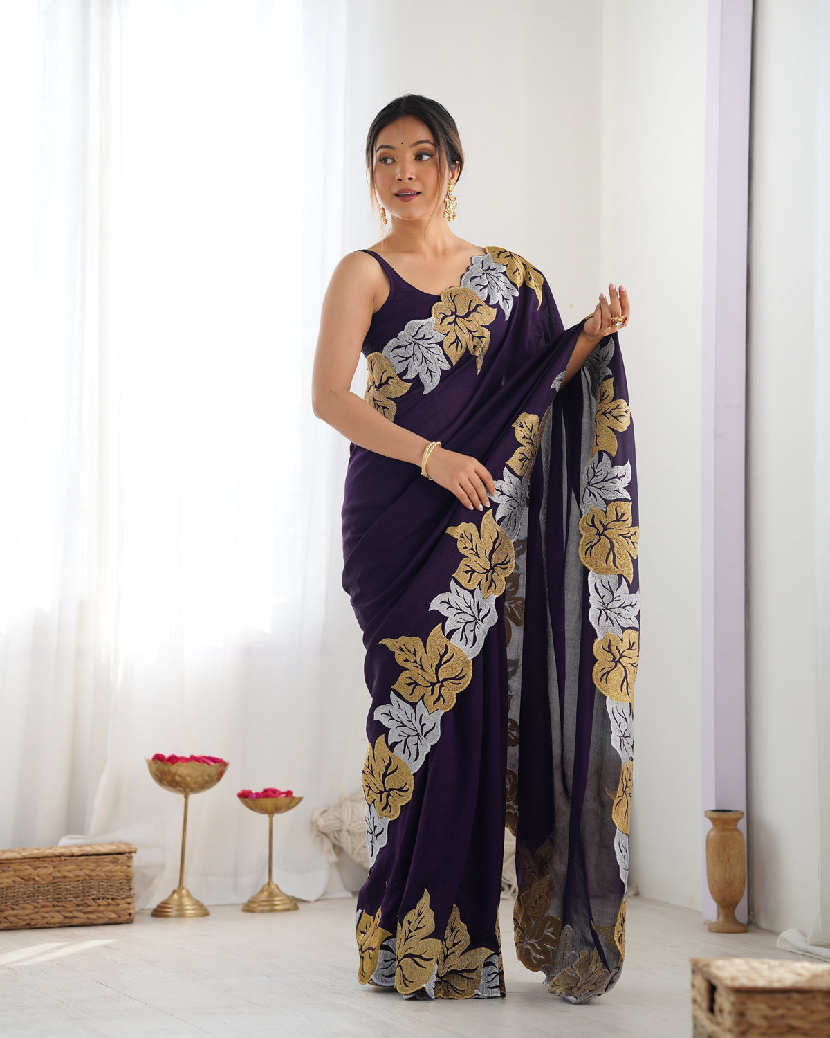 Urban Pallu Solid Poly Georgette Party Saree