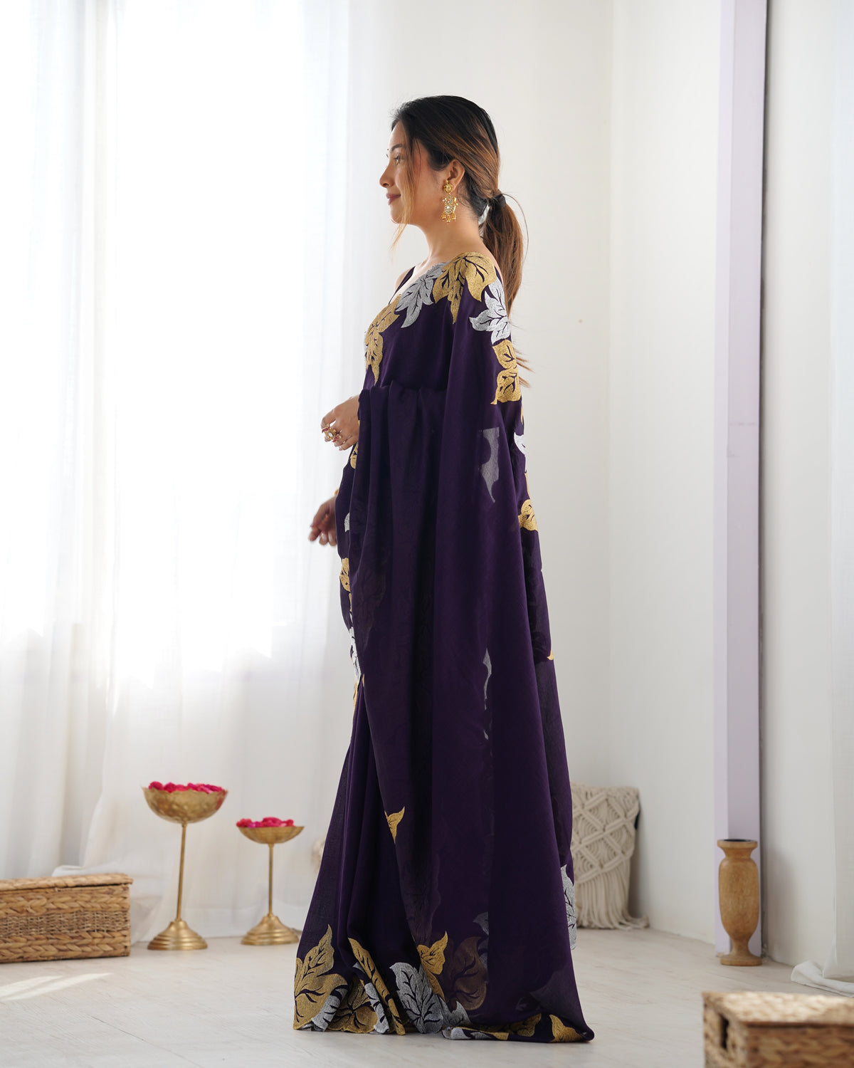 Urban Pallu Solid Poly Georgette Party Saree