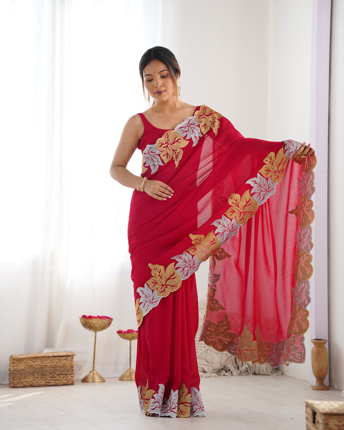 Urban Pallu Solid Poly Georgette Party Saree