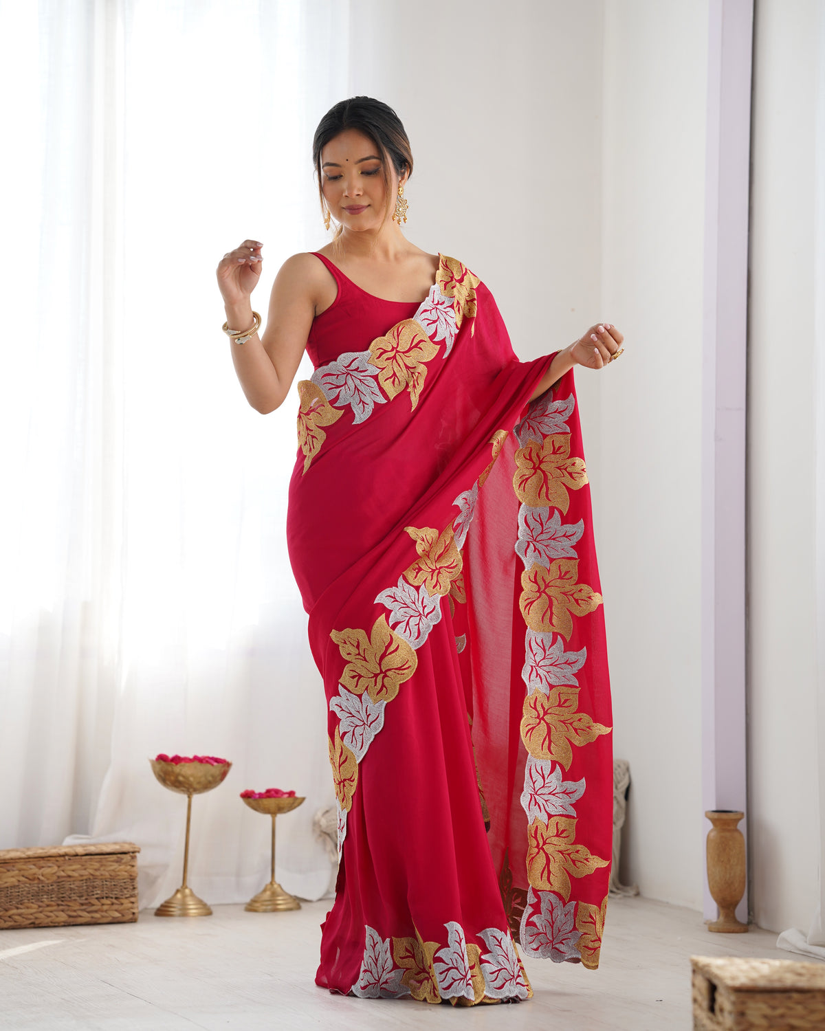 Urban Pallu Solid Poly Georgette Party Saree