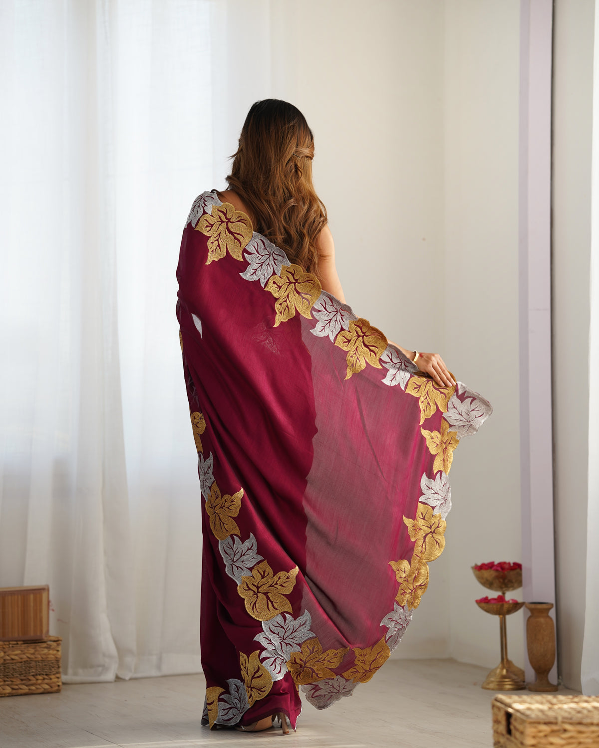 Urban Pallu Solid Poly Georgette Party Saree