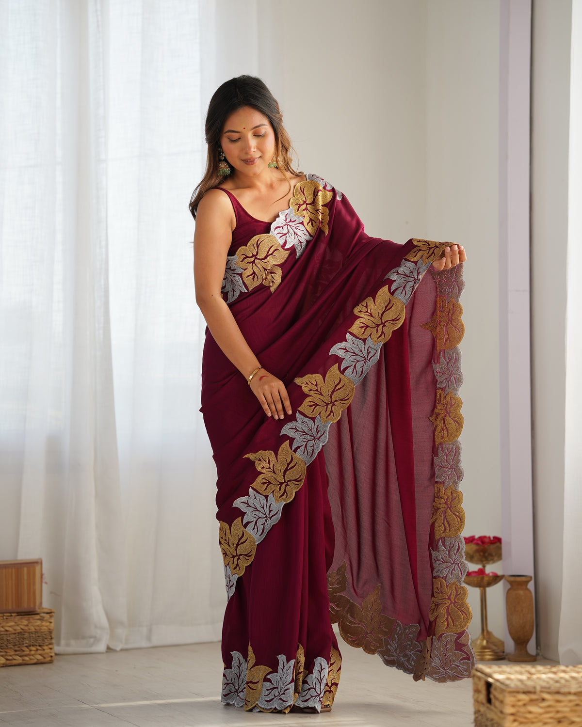 Urban Pallu Solid Poly Georgette Party Saree