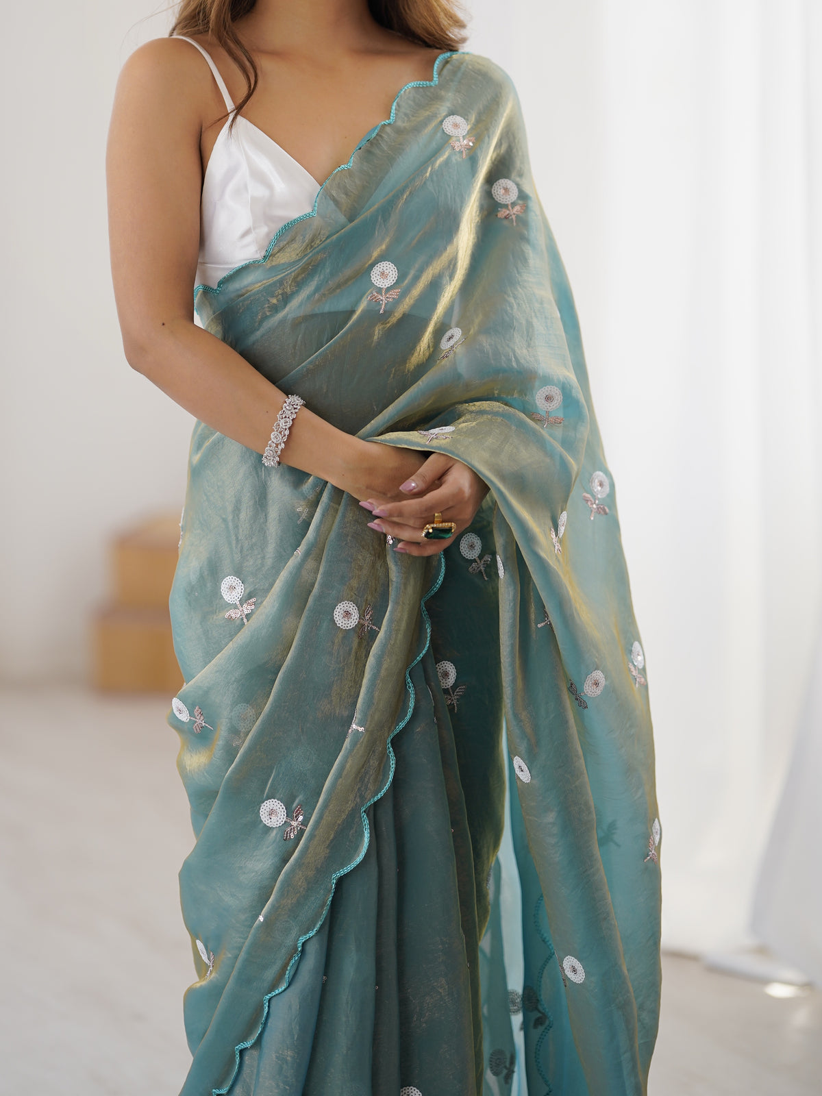 Urban Pallu Solid Poly Georgette Festive Saree