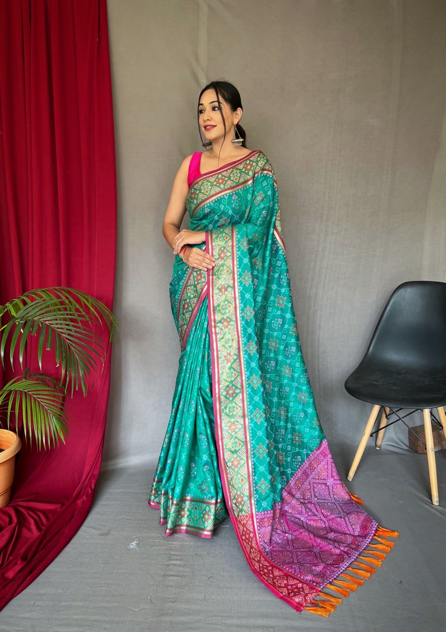 Urban Pallu Woven Design Silk Blend Party Saree
