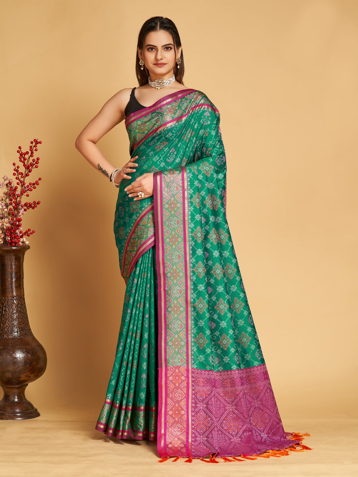 Urban Pallu Woven Design Silk Blend Party Saree