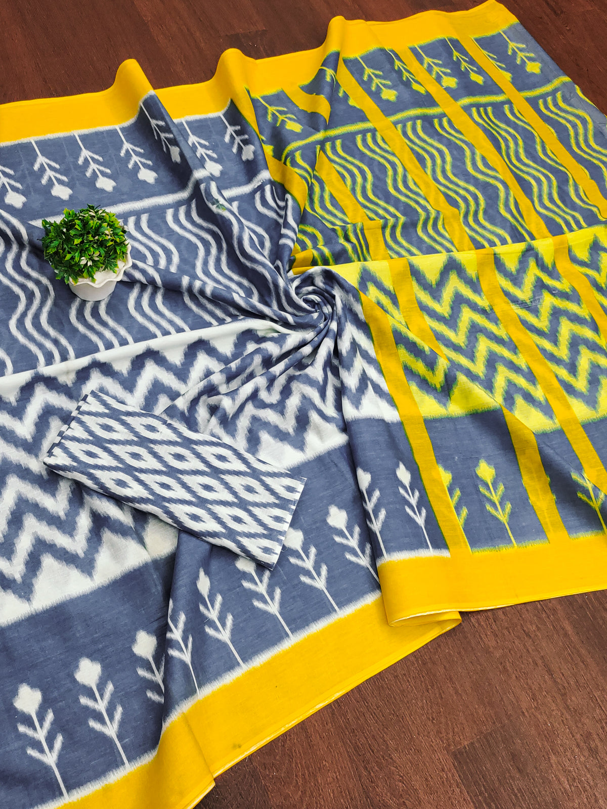 Urban Pallu Woven Design Pure Cotton Daily Saree