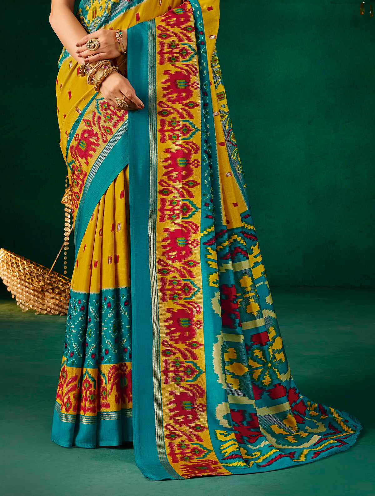 Urban Pallu Ethnic Motifs Silk Blend Fusion Patola Saree
