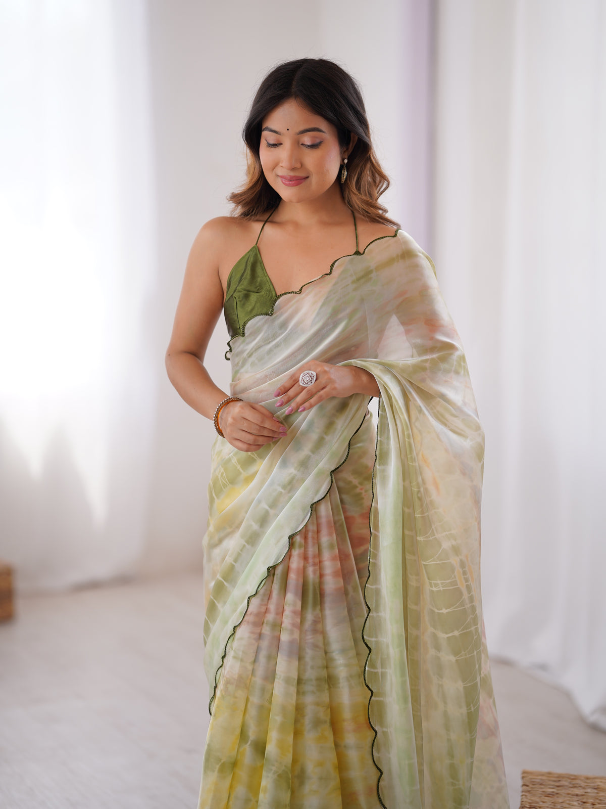 Urban Pallu Solid Organza Daily Saree