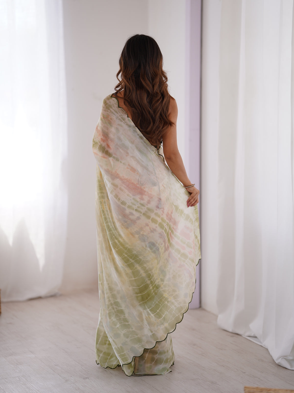 Urban Pallu Solid Organza Daily Saree