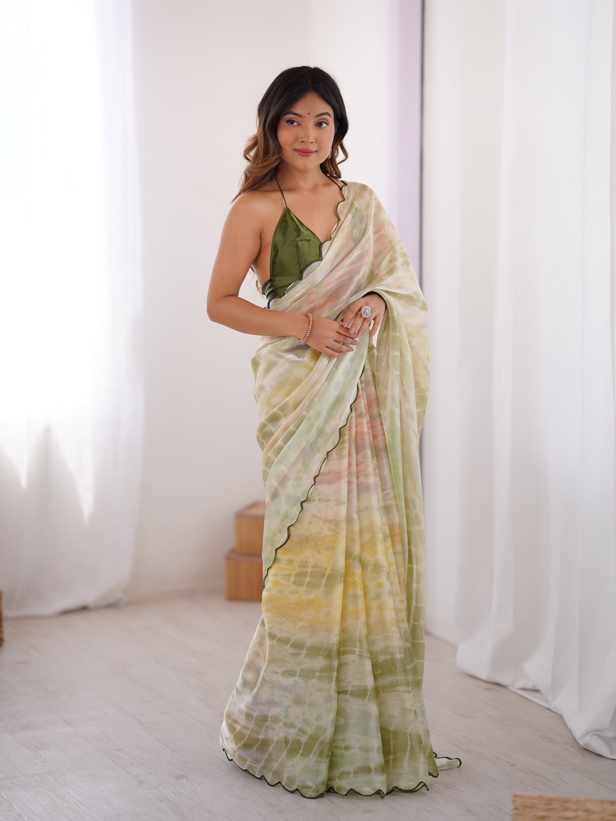 Urban Pallu Solid Organza Daily Saree