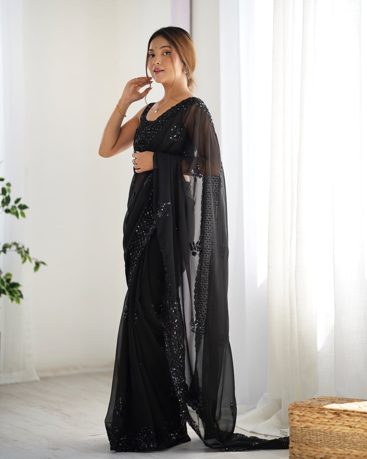 Urban Pallu Embroidered Poly Georgette Fusion Saree