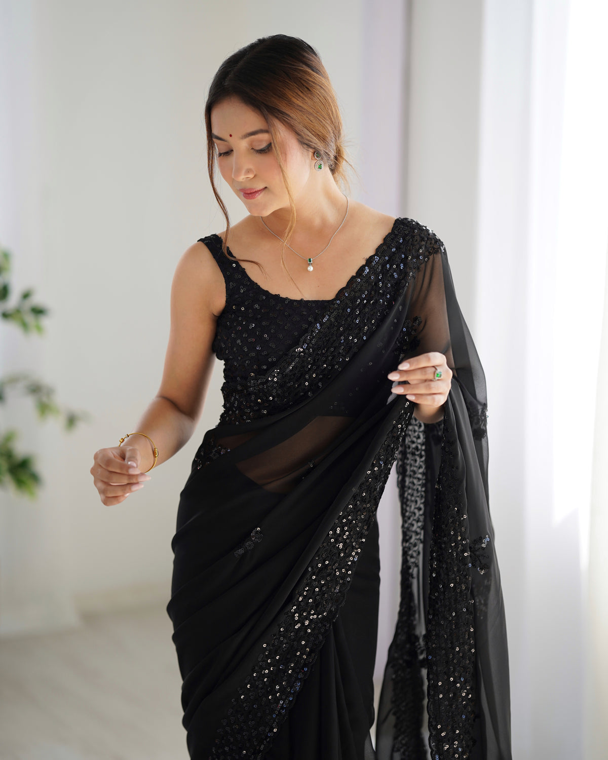 Urban Pallu Embroidered Poly Georgette Fusion Saree