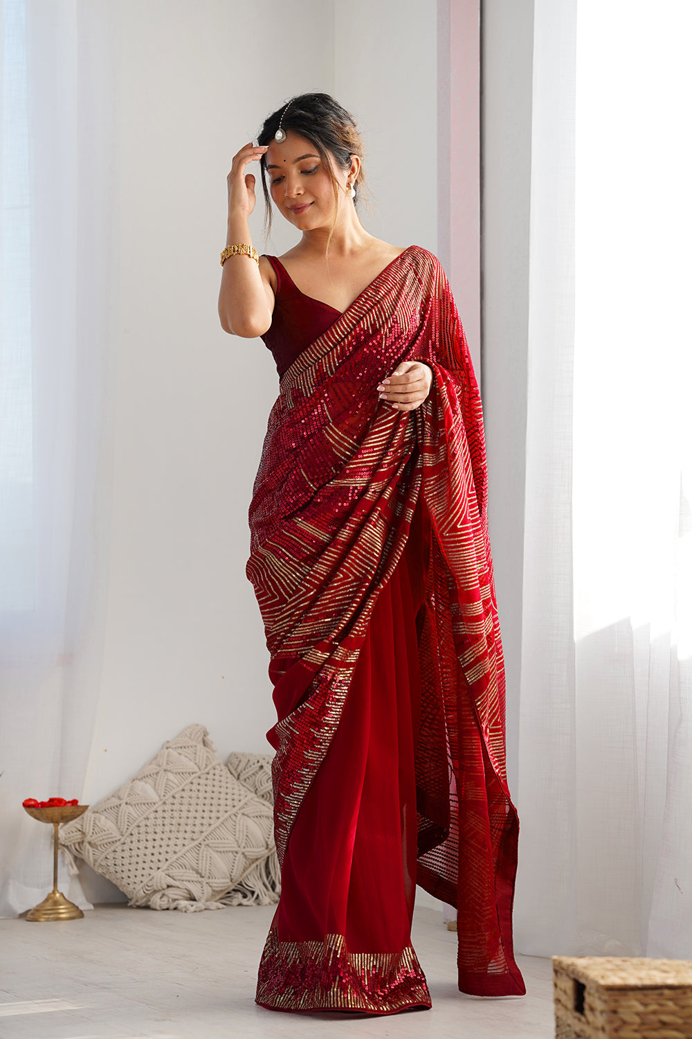 Urban Pallu Solid Poly Georgette Festive Saree