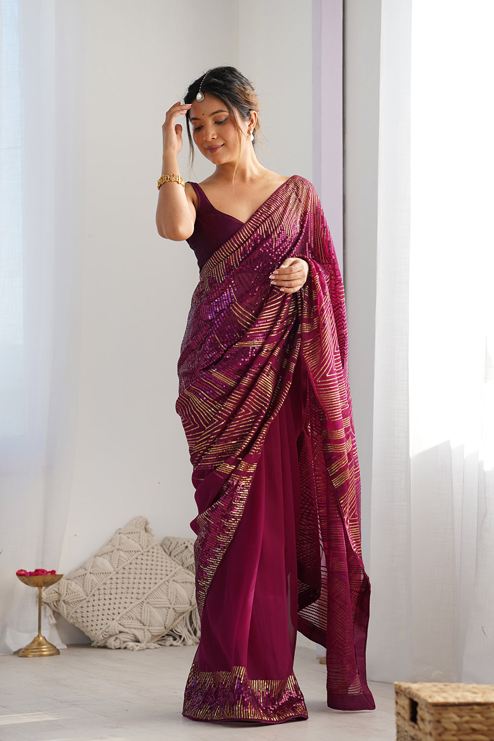 Urban Pallu Solid Poly Georgette Festive Saree
